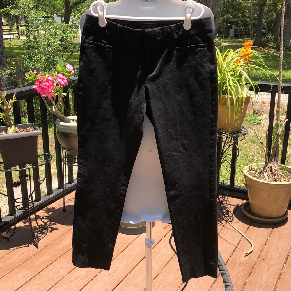 Banana Republic Sloan fit capris size 2